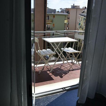 Il Nido Di Quarto Con Park Auto Macchine Piccole Segmento B Genova Exterior foto