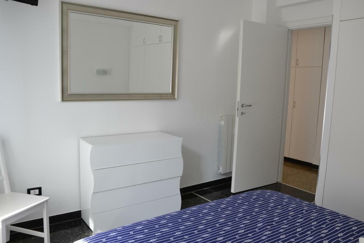 Il Nido Di Quarto Con Park Auto Macchine Piccole Segmento B Genova Exterior foto