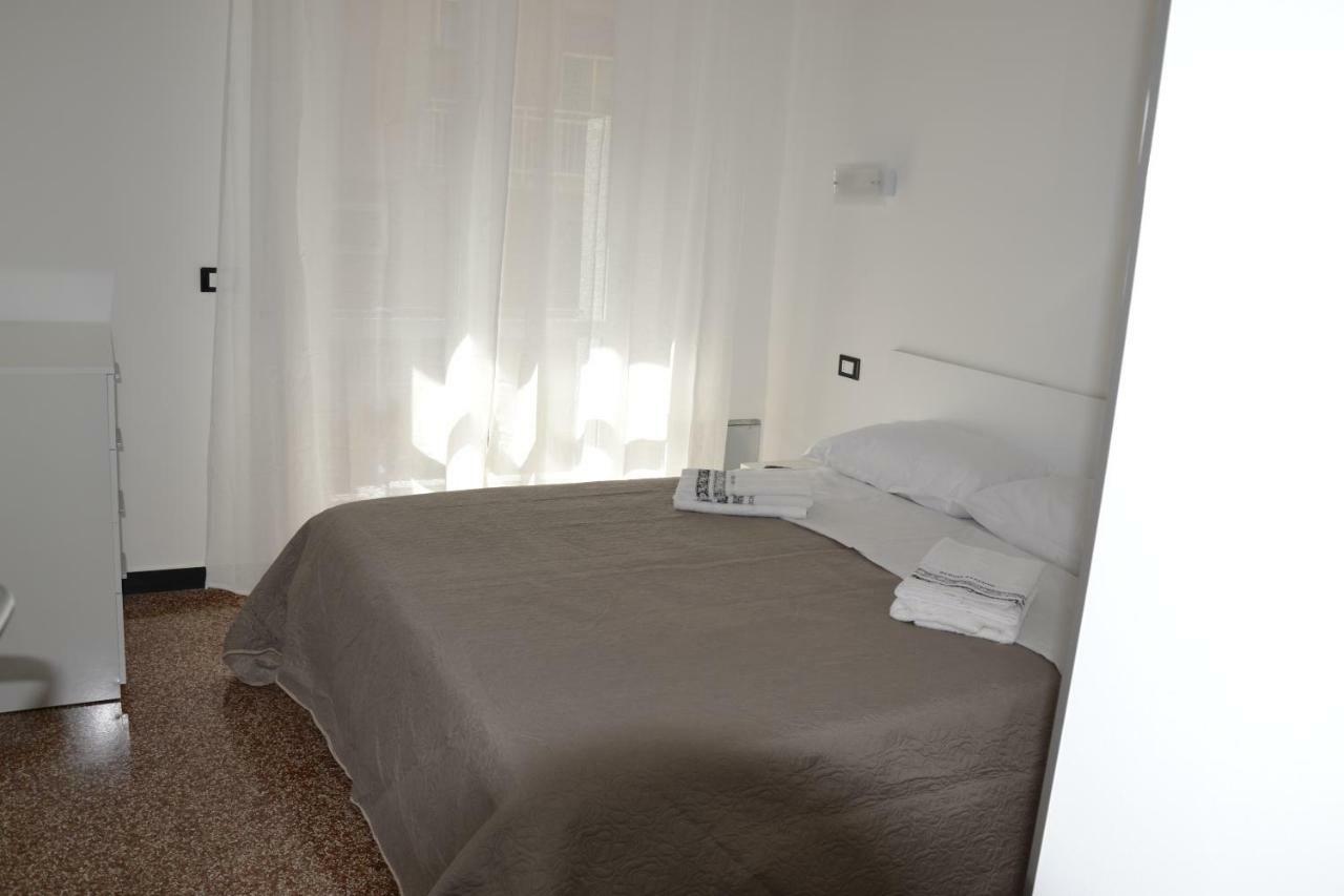 Il Nido Di Quarto Con Park Auto Macchine Piccole Segmento B Genova Exterior foto