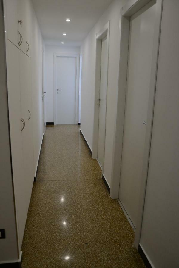 Il Nido Di Quarto Con Park Auto Macchine Piccole Segmento B Genova Exterior foto