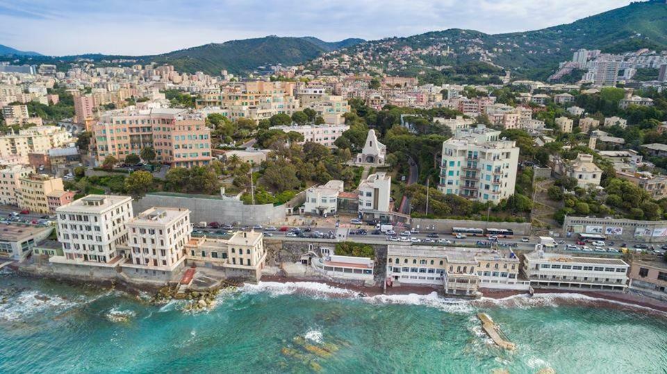 Il Nido Di Quarto Con Park Auto Macchine Piccole Segmento B Genova Exterior foto